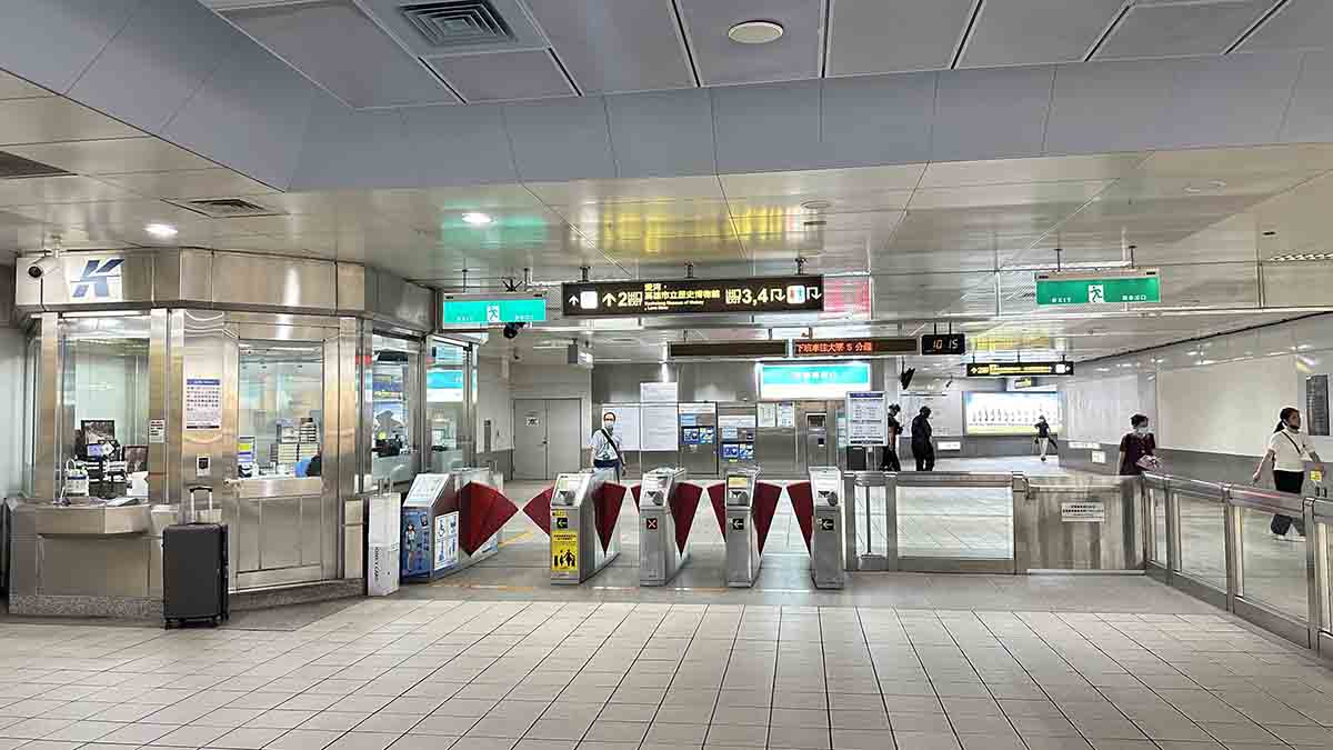 高雄捷運橘線沿線車站介紹-鹽埕埔站(O2)大廳層