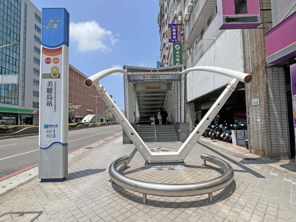 高雄捷運橘線沿線車站介紹-美麗島站(R10)(O5)-出入口