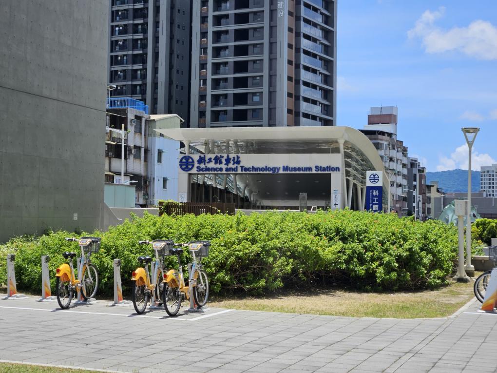 高雄環狀輕軌沿線車站介紹-科工館站(C30)
