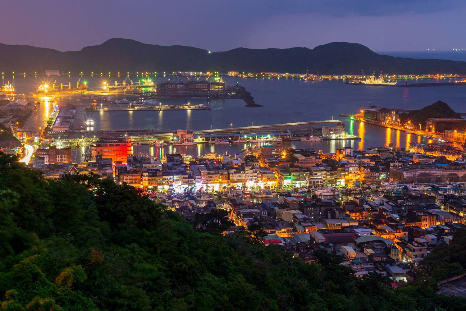 南方澳觀景台俯瞰蘇澳港夜景