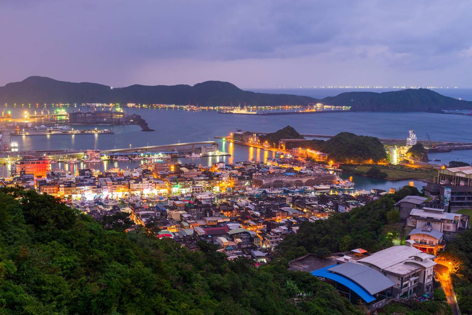 南方澳觀景台俯瞰蘇澳港夜景