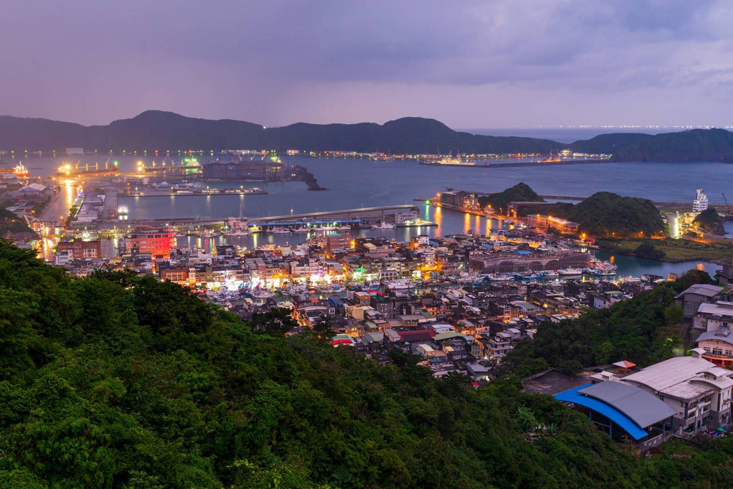 南方澳觀景台俯瞰蘇澳港夜景