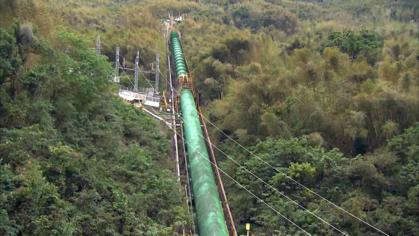 石門水庫上游的義興電廠之壓力鋼管