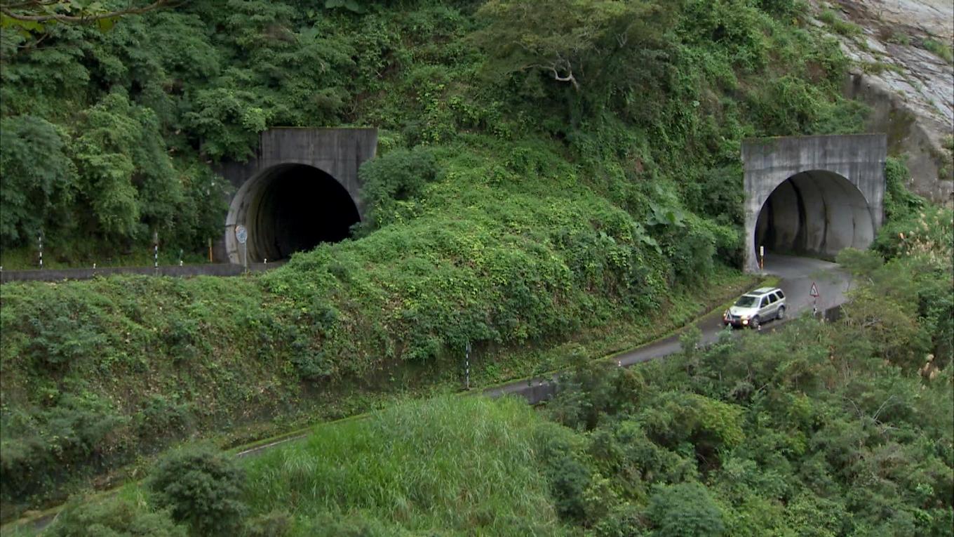 和平溪流域碧海電廠的山區道路首創的迴頭彎設計