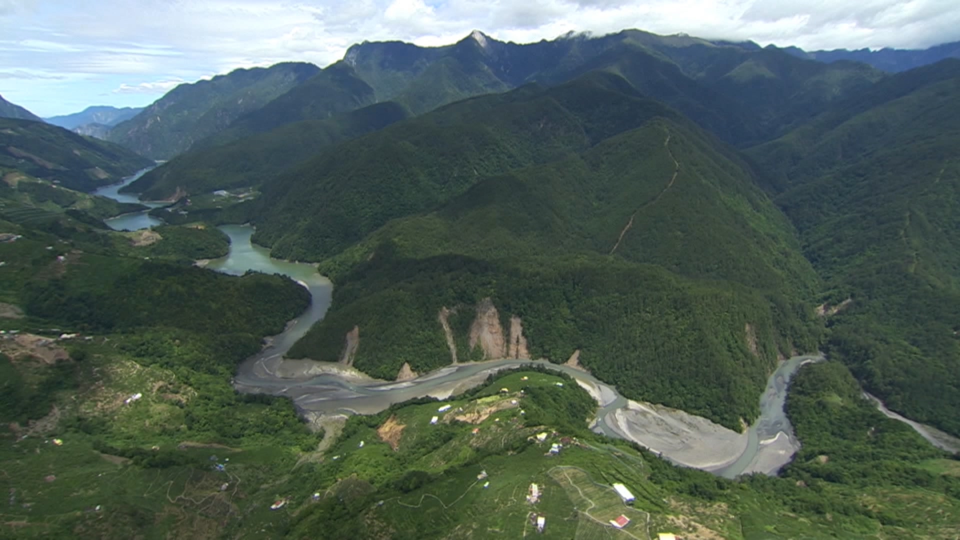 大甲溪流域山區俯瞰