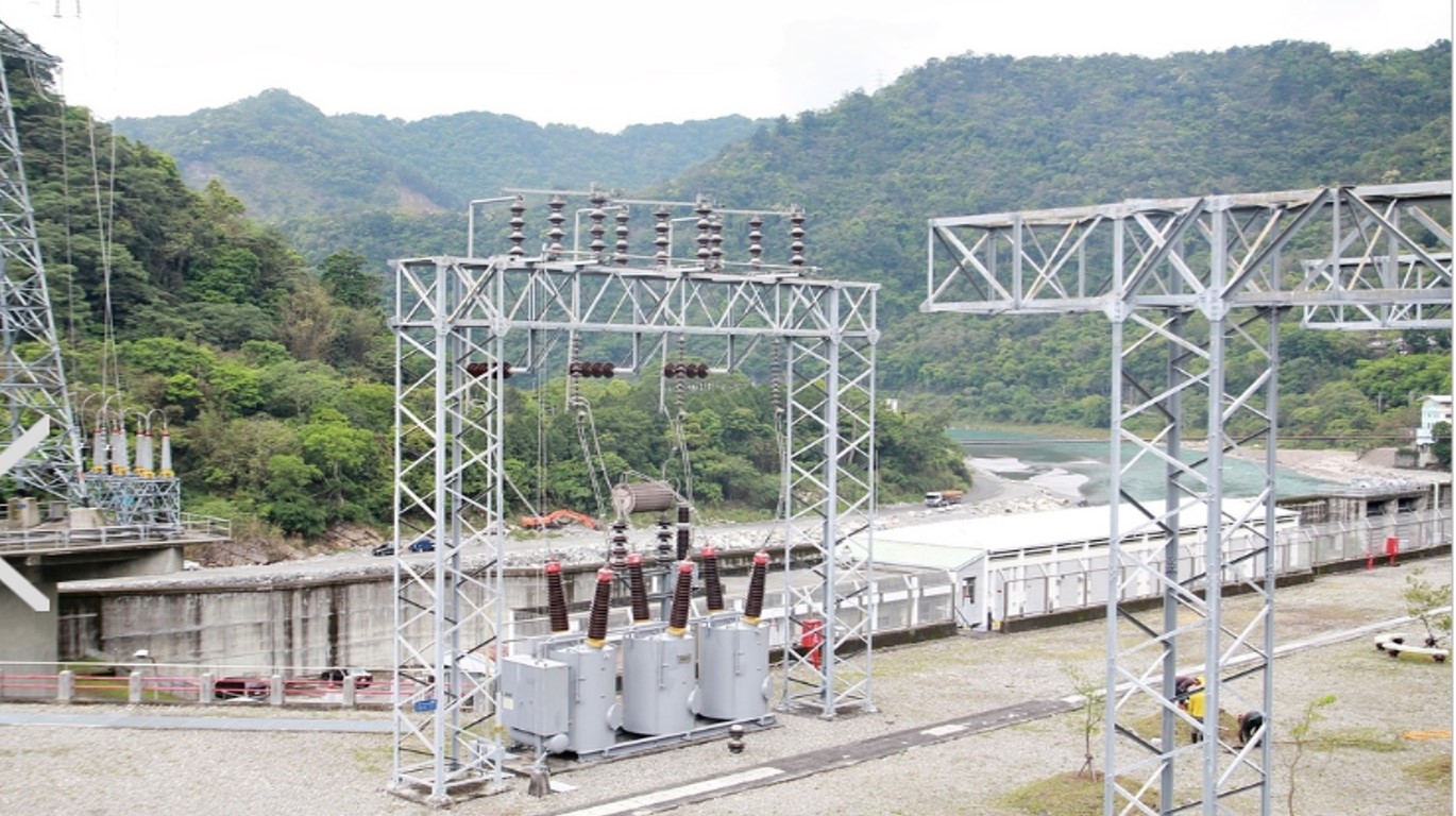 更新後的161KV開關場  台電保留了曾經的161KV～歷史的痕跡