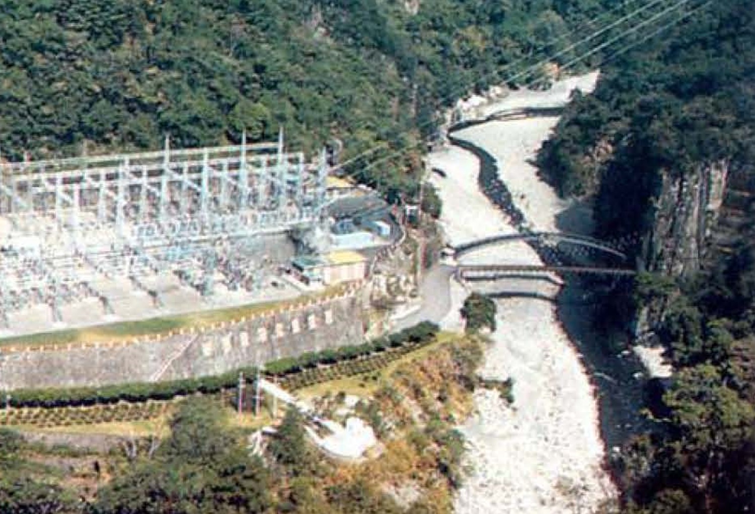 原谷關電廠開關場（大甲溪右岸）