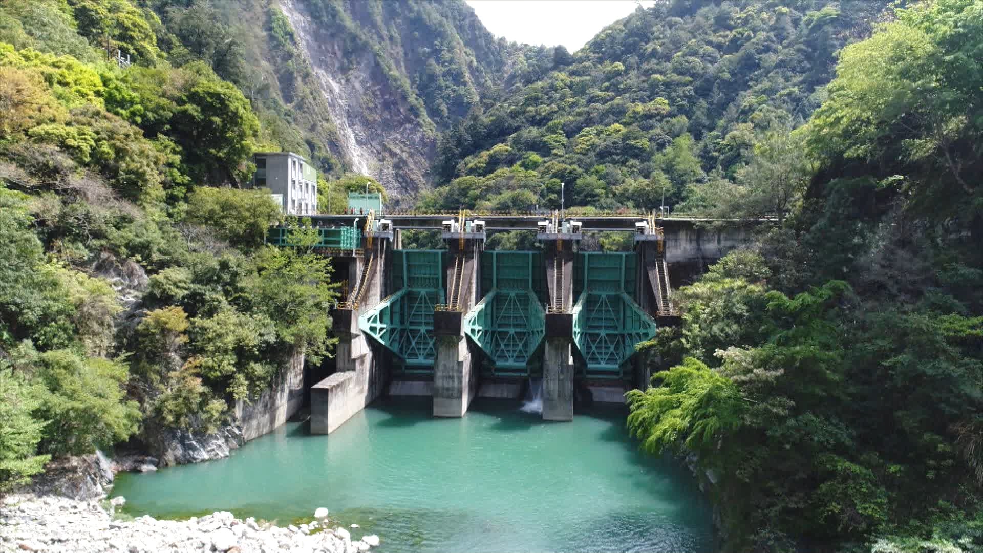 大甲溪流域青山壩及排洪門