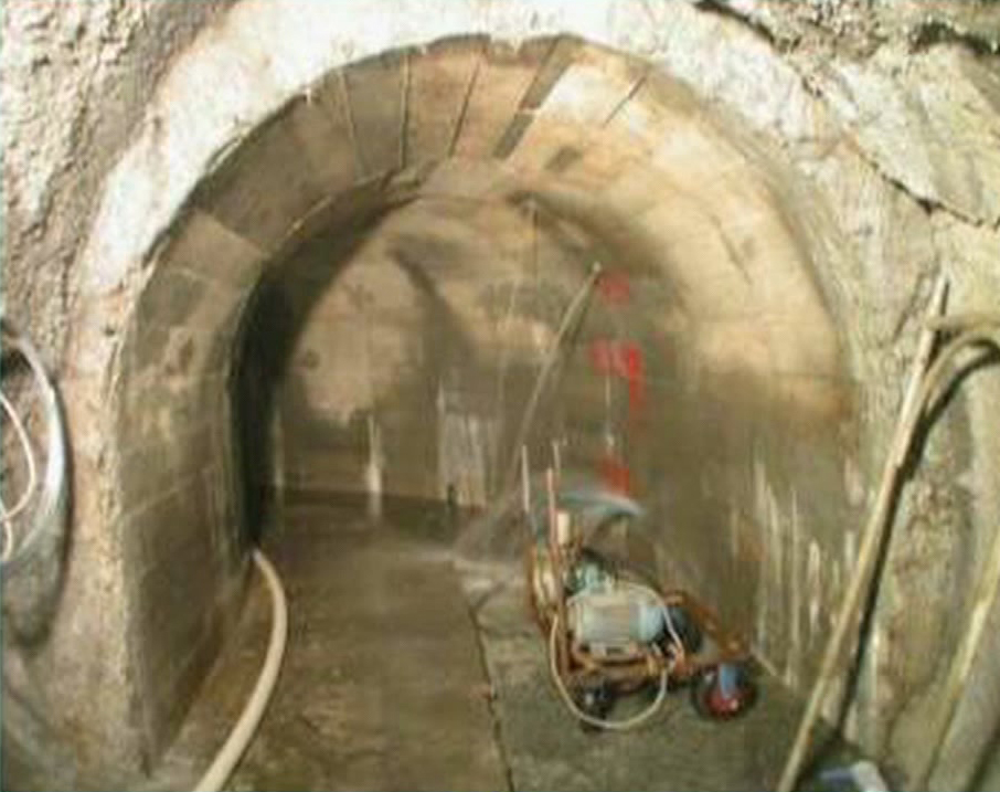 大甲溪青山電廠受2005年馬莎颱風侵襲，廠房上游排水廊道滲水,以減滲灌漿處理