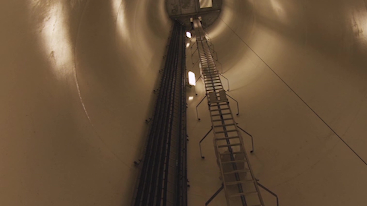 大潭電廠周邊風力發電機維修