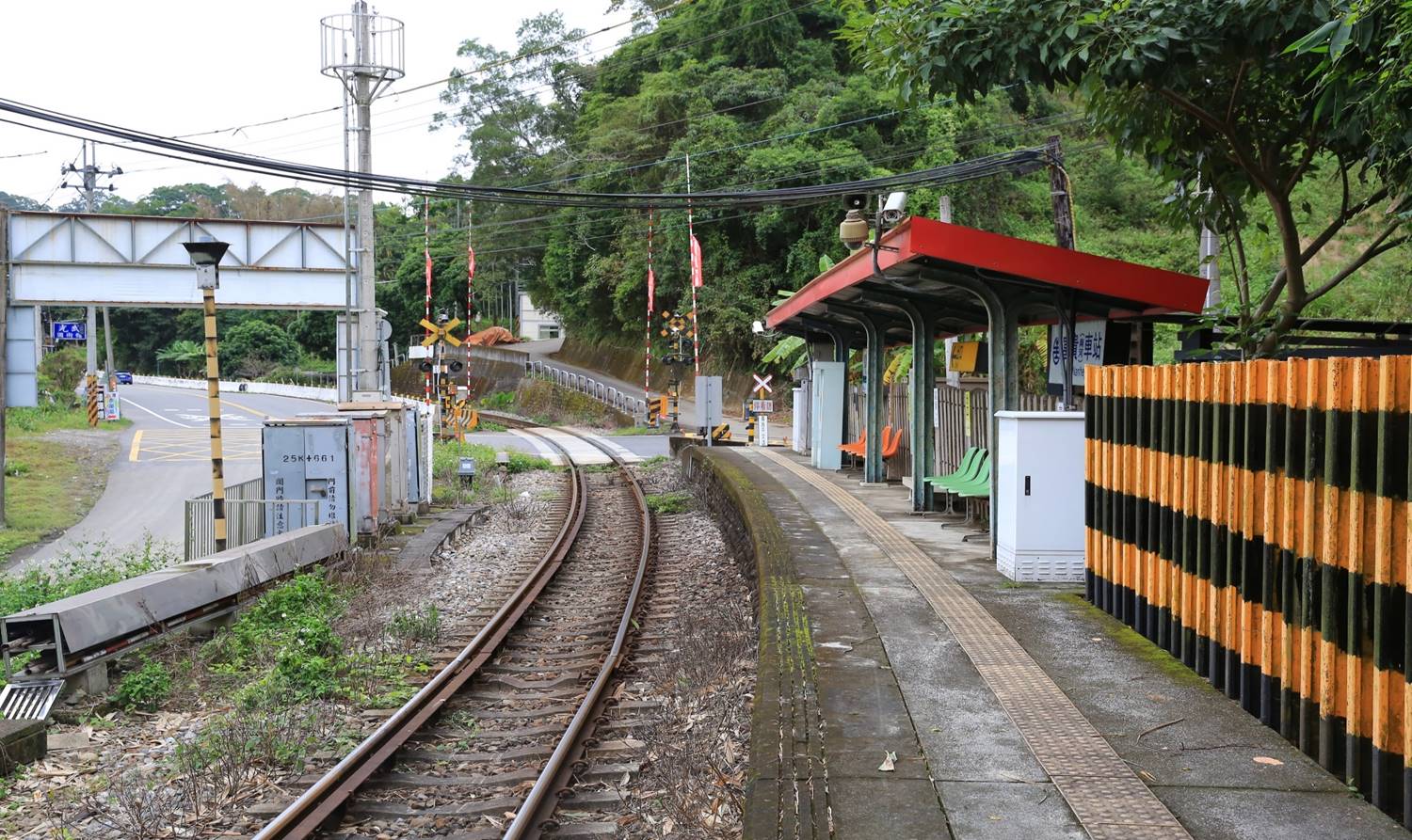 內灣支線鐵路富貴車站旁平交道