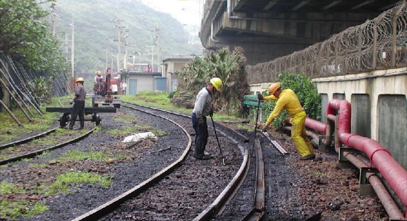 林口支線鐵路整修畫面