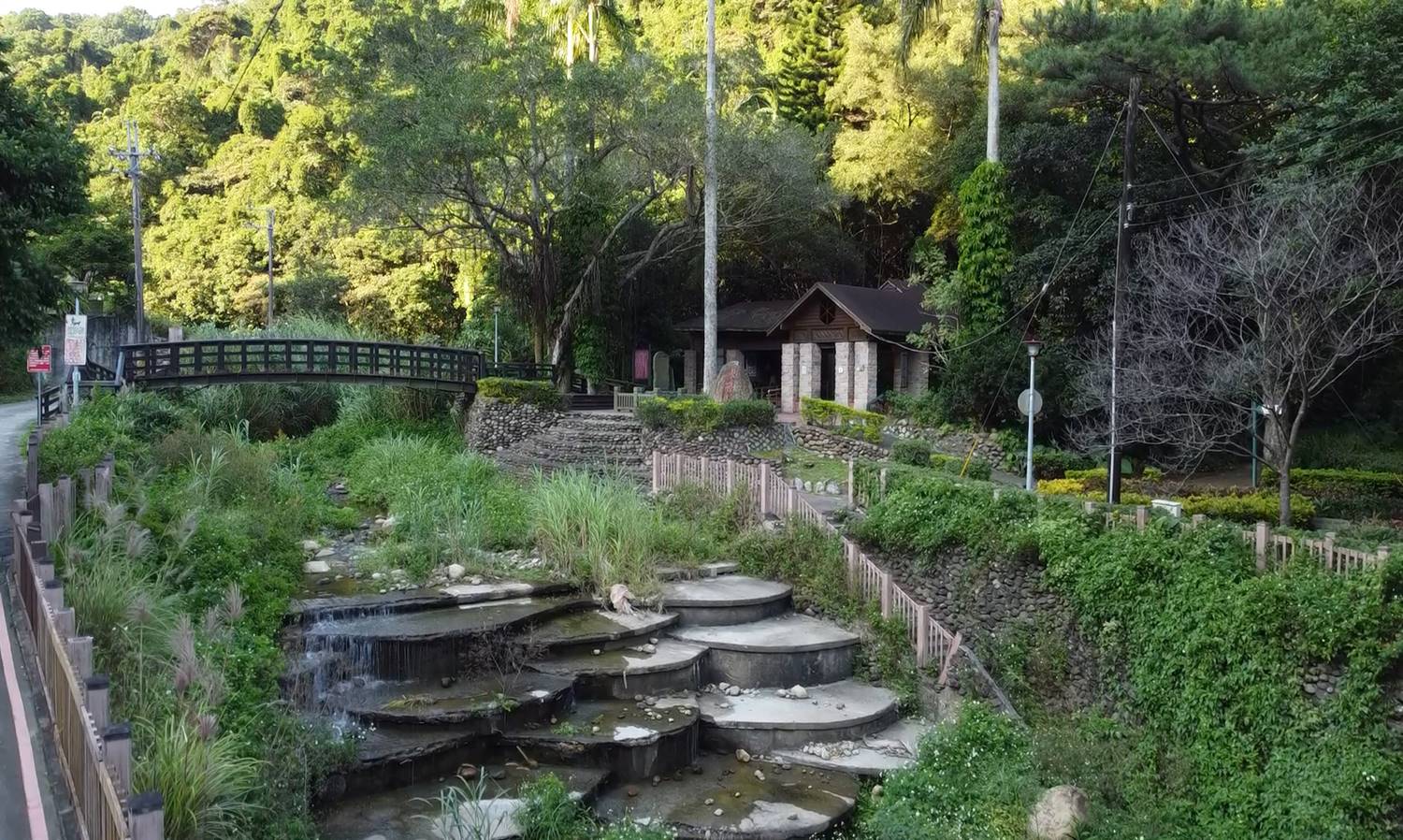 新莊水道水-新莊水源地木橋、日式木造屋舍及18分坑溪河床