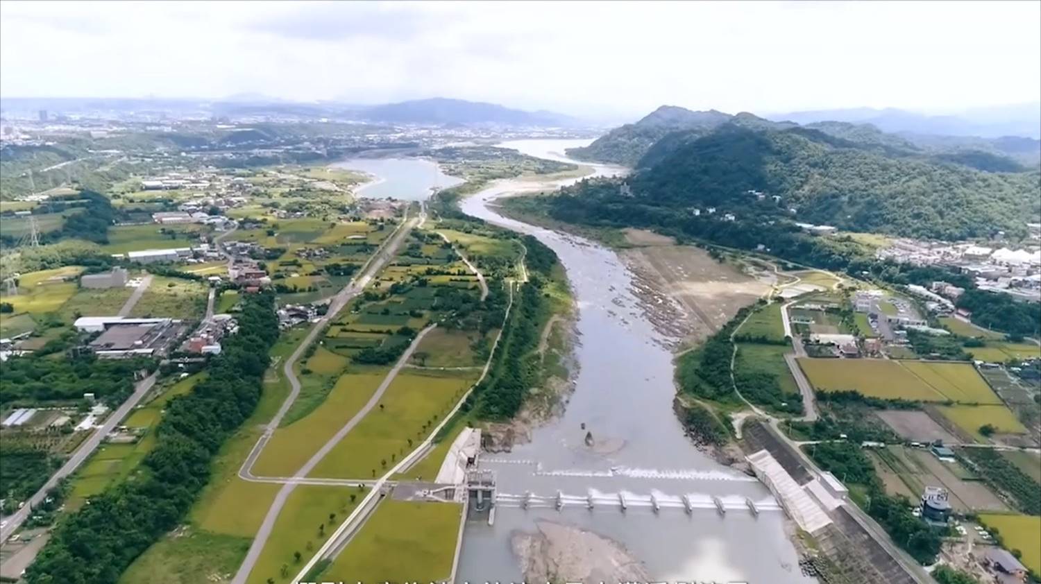 板新淨水場水源-石門水庫後池原水流入大漢溪，設中庄攔河堰取水