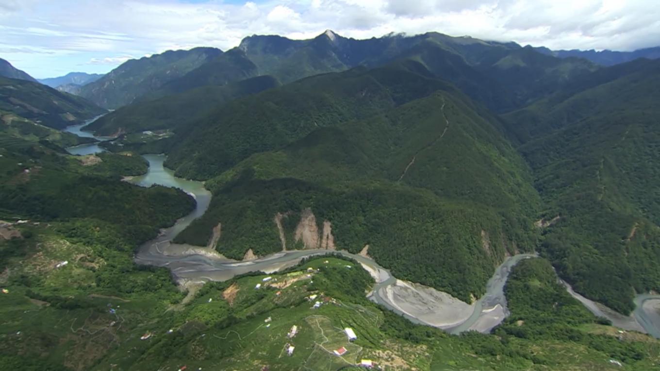 大甲溪流域上游山嵐情景