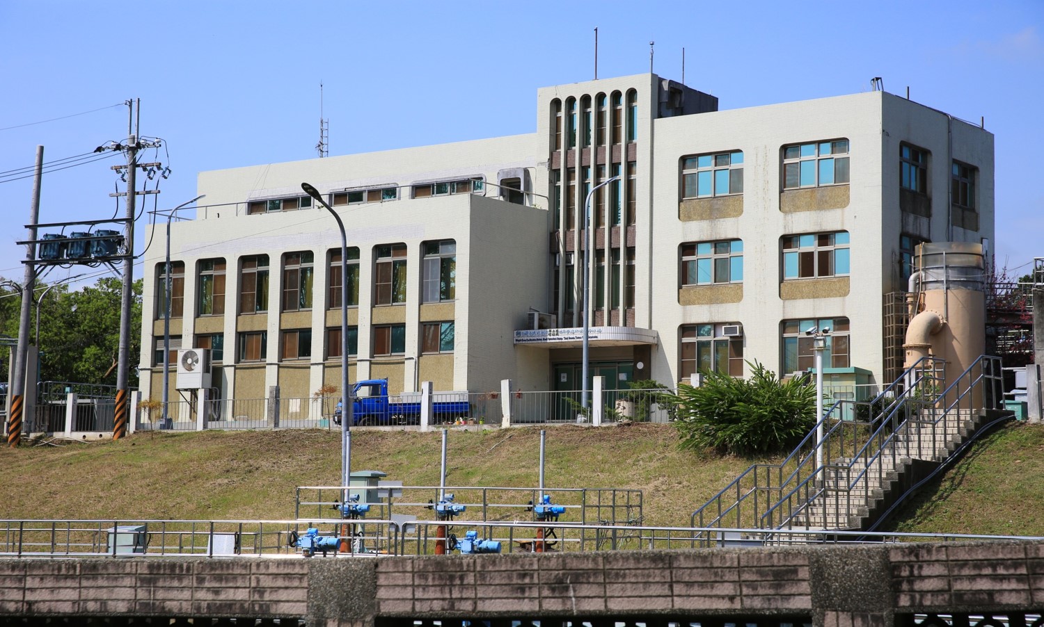 明德淨水場位於苗栗縣頭屋鄉明德村