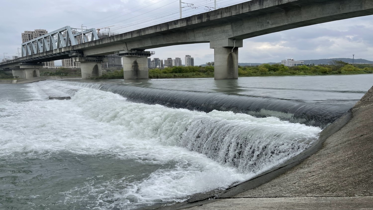 新竹第二淨水場水源頭前溪隆恩堰