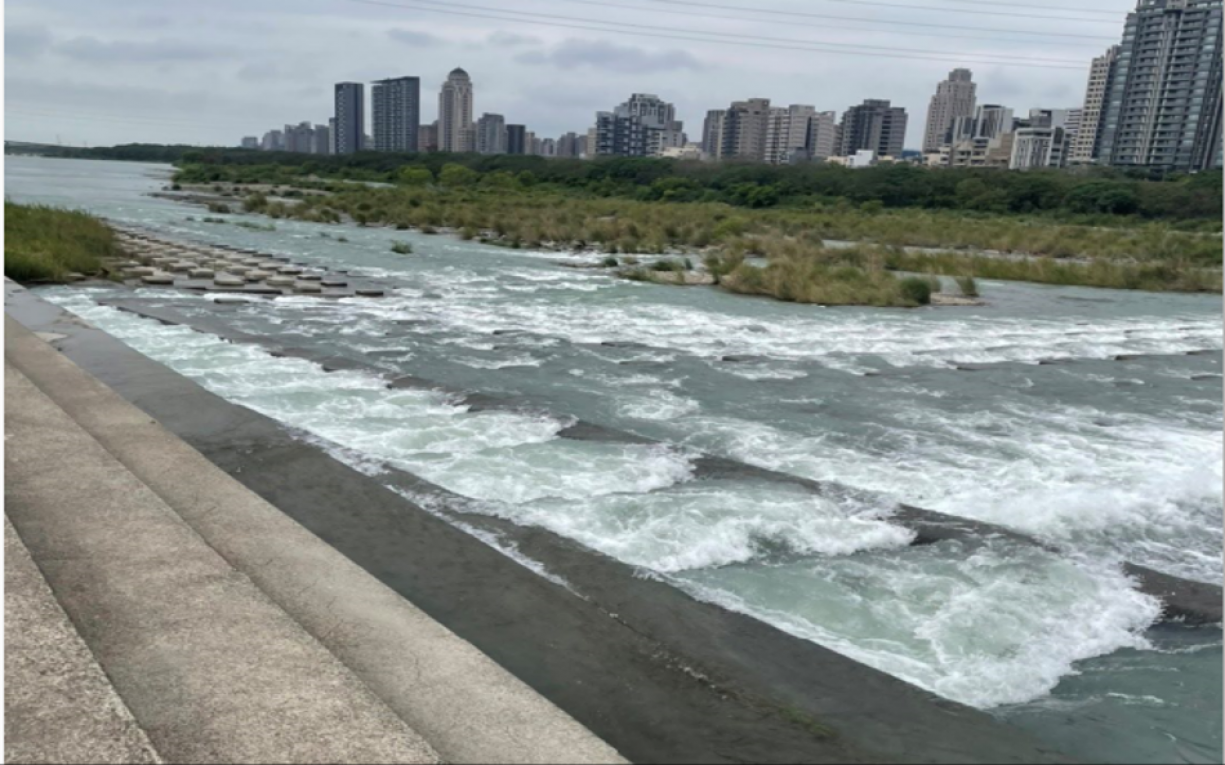 新竹第二淨水場水源頭前溪隆恩堰魚梯