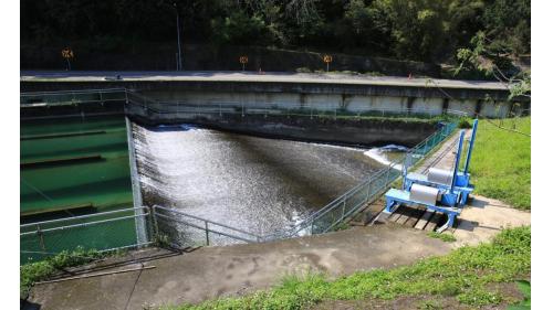 原水經過沉澱及過濾後由前方的大南埔圳導水路輸送至永和山水庫儲，再供給東興淨水場。