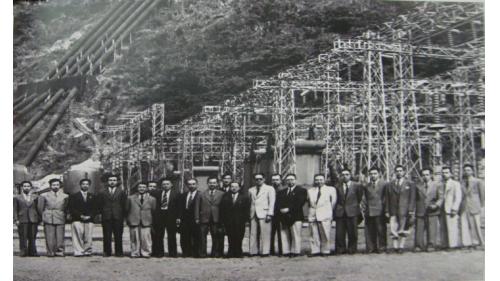 鉅工電廠1947年復建完成後顧問留影