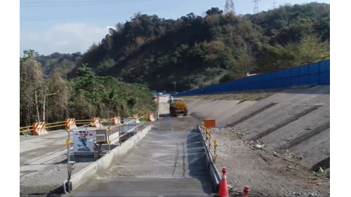 車行路徑ＲＣ道路灑水。