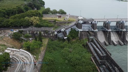 大甲溪流域石岡壩16、17、18號閘門現況