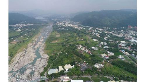 大甲溪流域葫蘆墩圳舊山線鐵橋附近俯瞰