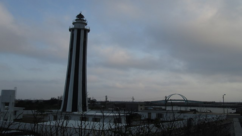 海氣象觀測塔量測資訊展示地點，建於 1983 年，高 37.4 公尺，於 16.6 英里之外便可看見。