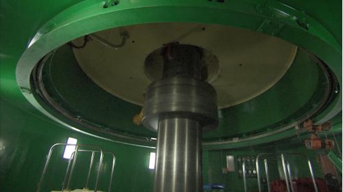 明湖電廠做為調節離峰電力之用，在極短的時間就能夠從停機提升到滿載。
