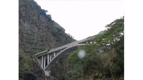 新武界引水隧道過河段鋼管完工全景