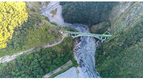 濁水溪流域新武界引水隧道過河段輸水鋼管拱橋