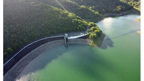 為斜依式多段進水塔.