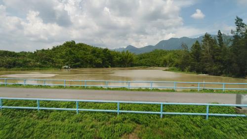 烏山頭水庫:烏山嶺隧道西口引水堰堤及天井豎坑