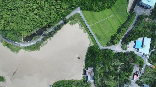 烏山頭水庫:烏山嶺隧道西口引水堰堤及天井豎坑