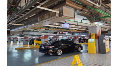 台北車站B1地下汽車停車場。
 