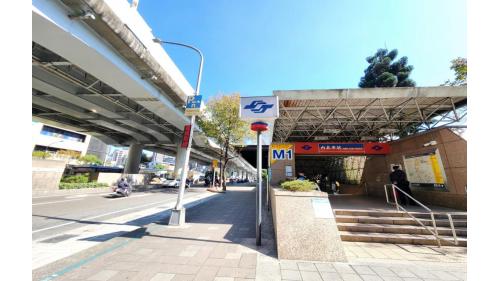 台北車站M1出入口，連通台鐵、高鐵及台北地下街。