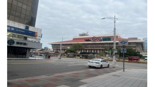 公園路與忠孝西橋交叉口。
