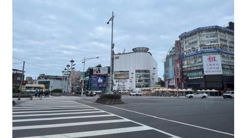 捷運西門站中華路、成都路。
