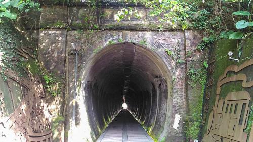 臺北市區車站鐵路地下化第四期東延南港工程「南港專案」第一代五堵隧道南口(台北側)