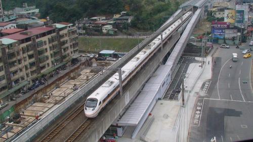 臺北市區車站鐵路地下化第四期東延南港工程「南港專案」汐科車站月台