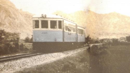 日治時期花蓮港鯉魚尾間蒸汽列車。
 