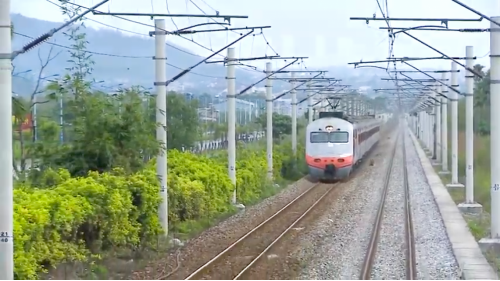 花東線鐵路全線單軌電氣化於103年6月通車