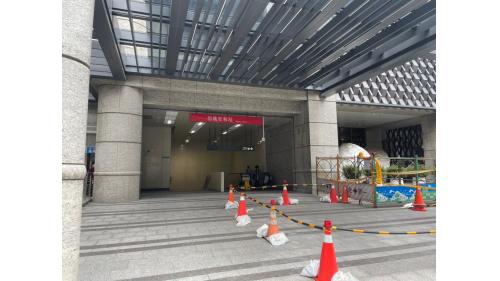 台北捷運信義線地下段信義安和站(R04)地面層1號出入口