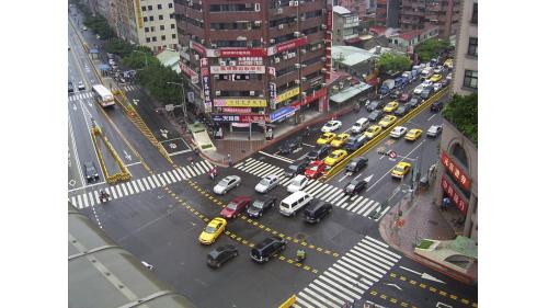 捷運淡水信義線地下段東門站施工