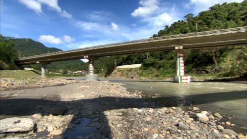 舊龜山電廠引水隧道倒虹吸管入口附近之上龜山橋