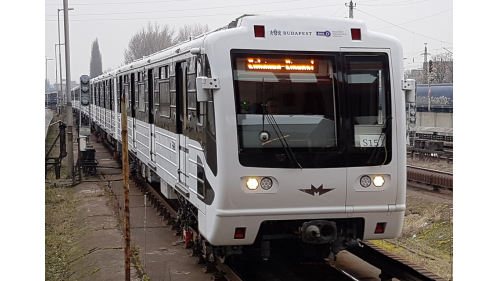 布達佩斯地鐵（匈牙利語：Budapesti Metró）位於匈牙利首都布達佩斯的地鐵系統，由四條線路組成，全長39.4公里，設有48座車站。4號線於2014年投入使用，為全世界歷史僅次於倫敦地鐵的地鐵系統，其1號線在2002年被宣告為世界遺產。【圖:3號線翻新的81-717.2K/714.2K形電車】
 