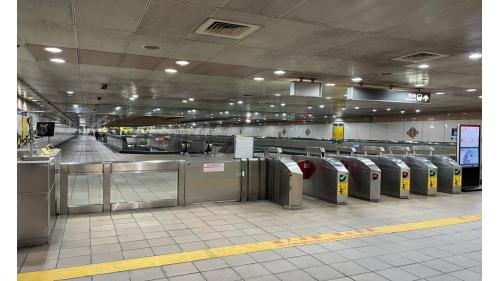 捷運板南線土城線沿線車站永寧站(BL02)大廳層