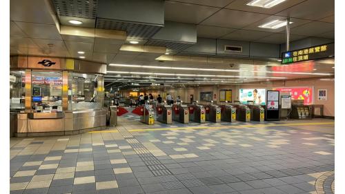 捷運板南線土城線沿線車站亞東醫院站(BL05)大廳層