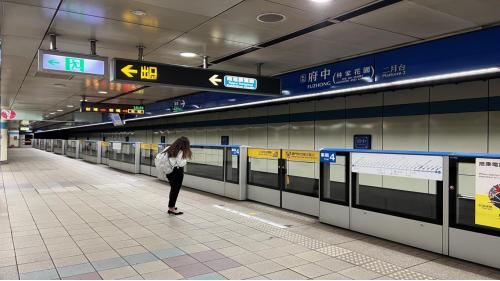 捷運板南線板橋線沿線車站府中站(林家花園)(BL06)月台層