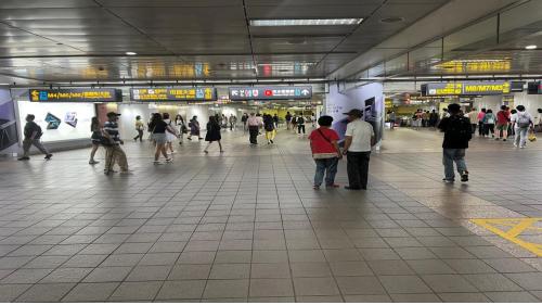 捷運板南線南港線台北車站(BL12/R10)地下二層板南線大廳堂層